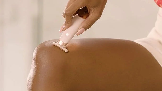 Finishing Touch Flawless Nu Razor Portable Cordless Rechargeable Electric Razor - Product Image
