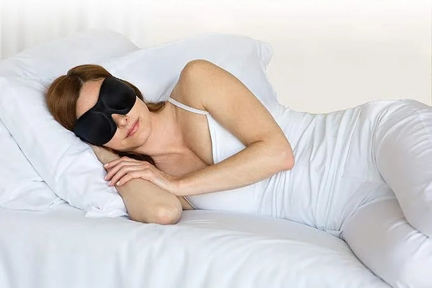 Bucky 40 Blinks No Pressure Printed Eye Mask for Travel & Sleep, Geo Tri, One Size - Product Image