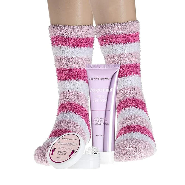 Live Green Bath and Body Present Set- Foot Spa Set with Fuzzy Socks, Lotion, and Scrub, Peppermint - Product Image