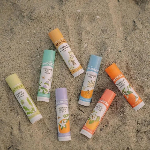 Badger Highland Mint Classic Lip Balm, 100% Organic Balm Long Lasting Lip Moisturizer w/Light Silky Texture, Refreshing, I...