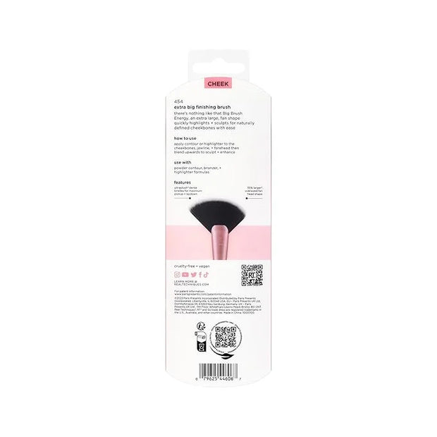 Real Techniques Extra Big Finishing Brush, Large Makeup Brush For Powder Bronzer, Highlight, & Contour, XL Oversized Fan B...