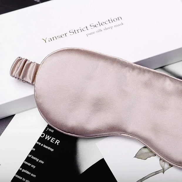 Silk Sleep Mask Light Blocking Luxury 100% Mulberry 19mm Silk Eye Mask Eye Cover Blindfold Ultra Soft Light & Comfy Anti A...