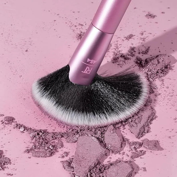 Real Techniques Extra Big Finishing Brush, Large Makeup Brush For Powder Bronzer, Highlight, & Contour, XL Oversized Fan B...