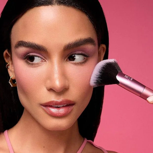 Real Techniques Extra Big Finishing Brush, Large Makeup Brush For Powder Bronzer, Highlight, & Contour, XL Oversized Fan B...