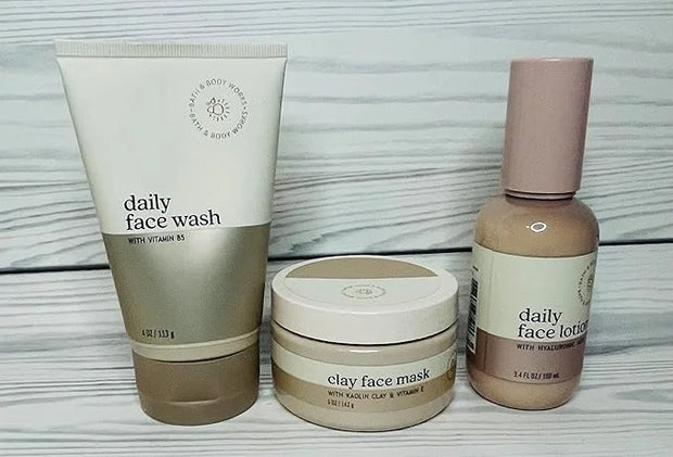 Bath and Body Works Face Essentials Gift Set Includes Daily Face Wash (4 oz), Daily Face Lotion (3.4 oz) and Clay Face Mas...
